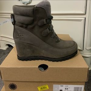 ugg valory waterproof boot